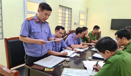 Viện KSND huyện Hoài Đức tiến hành kiểm sát trực tiếp việc tạm giữ, tạm...